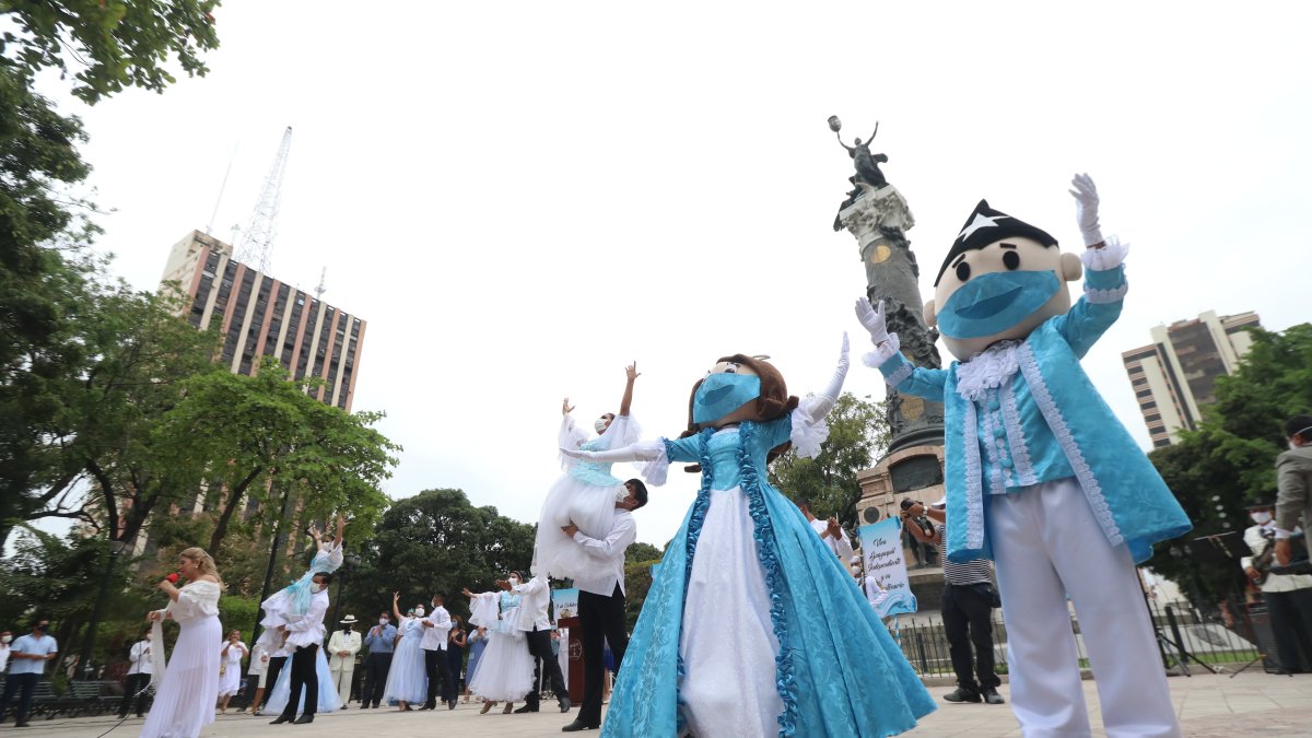 Las celebraciones por los 200 años de Guayaquil se extienden todo el mes de octubre.
