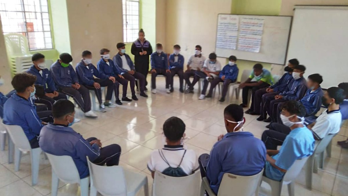 Actividad. El 5 de octubre adolescentes del Centro Virgilio Guerrero recibieron un taller sobre técnicas de comportamiento en un contexto social.