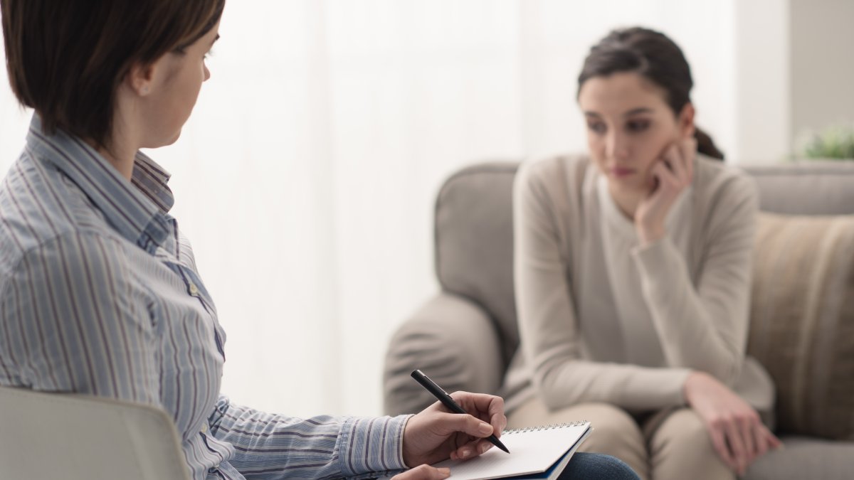 Recibir ayuda psicológica puede ayudarlo a encontrar solución a sus problemas