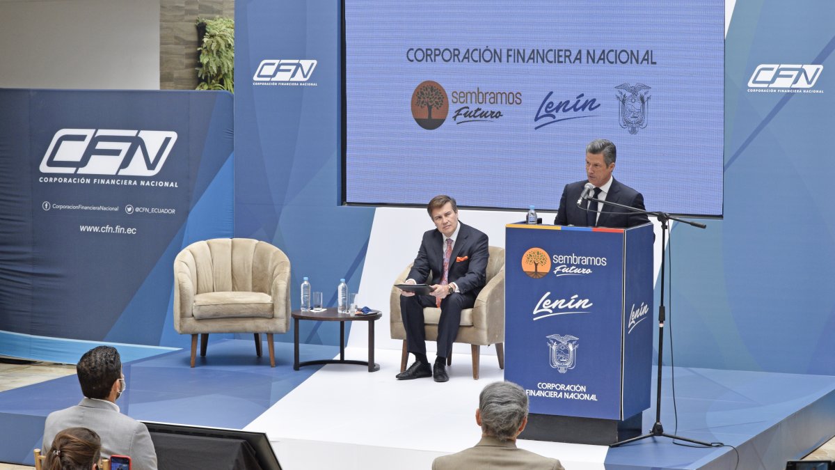 Gestión. Ricardo Dunn y Eduardo González, presidente y gerente de la CFN, develaron la nueva política de la entidad.