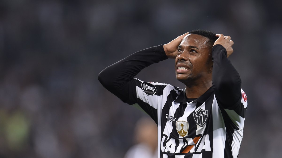 La situación del brasileño Robinho se complica. La ratificación de la condena fue el último paso en su proceso
