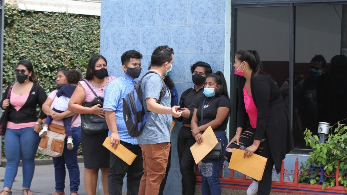 En el sector urbano se registran cifras más altas de desempleo, según el INEC.