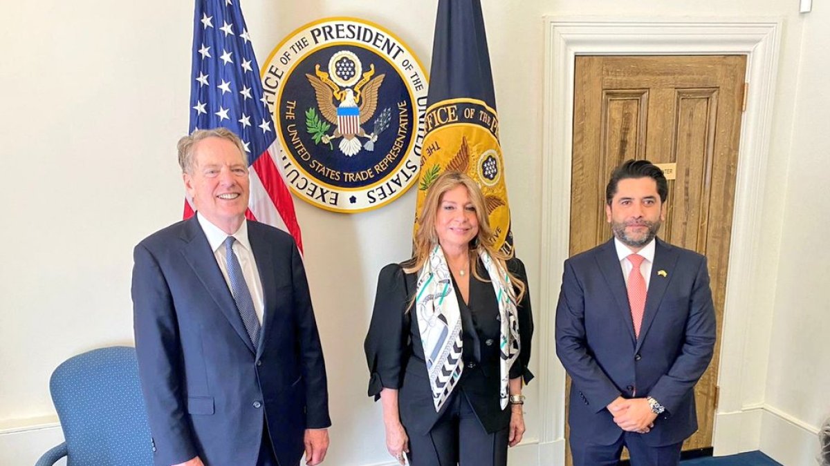 Robert Lighthizer, máxima autoridad de la Oficina Comercial de EE.UU., la embajadora de Ecuador, Ivonne Baki, y el ministro de Comercio Exterior, Iván Ontaneda.