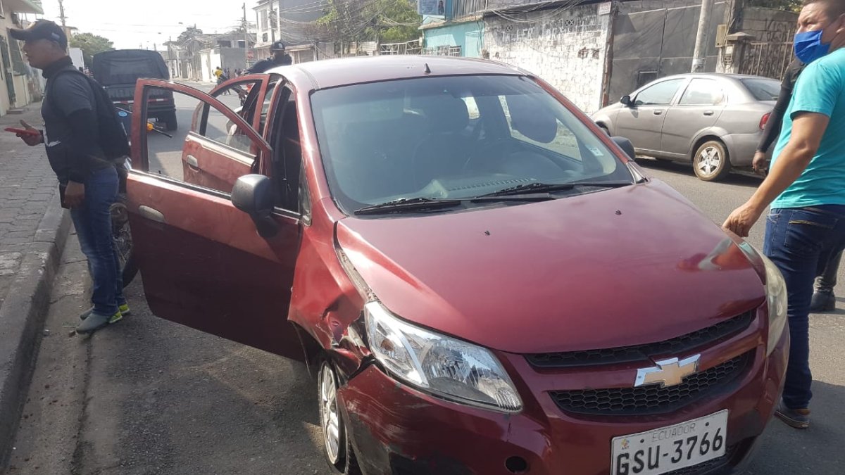 El vehículo Chevrolet Sail, vino de placas GSU-3766, fue empleado en el atentado.