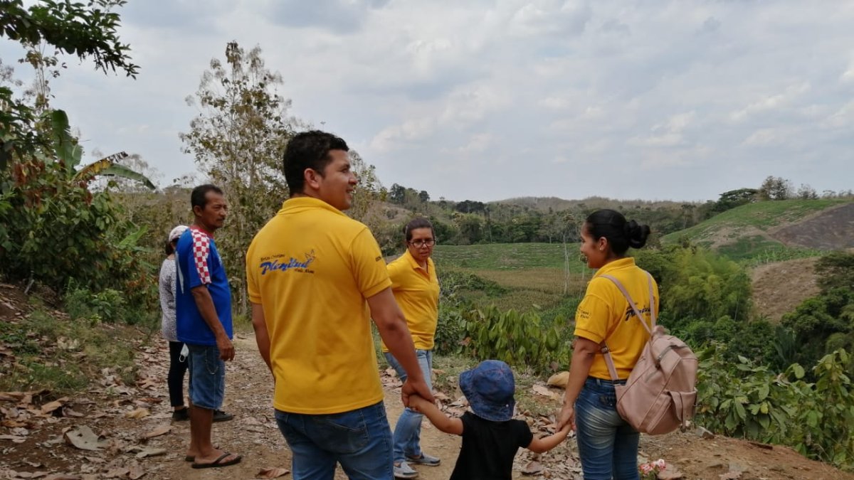 Los voluntarios visitaron Monserrate 2, un sector apartado de Balzar, para constatar las necesidades de la comunidad.