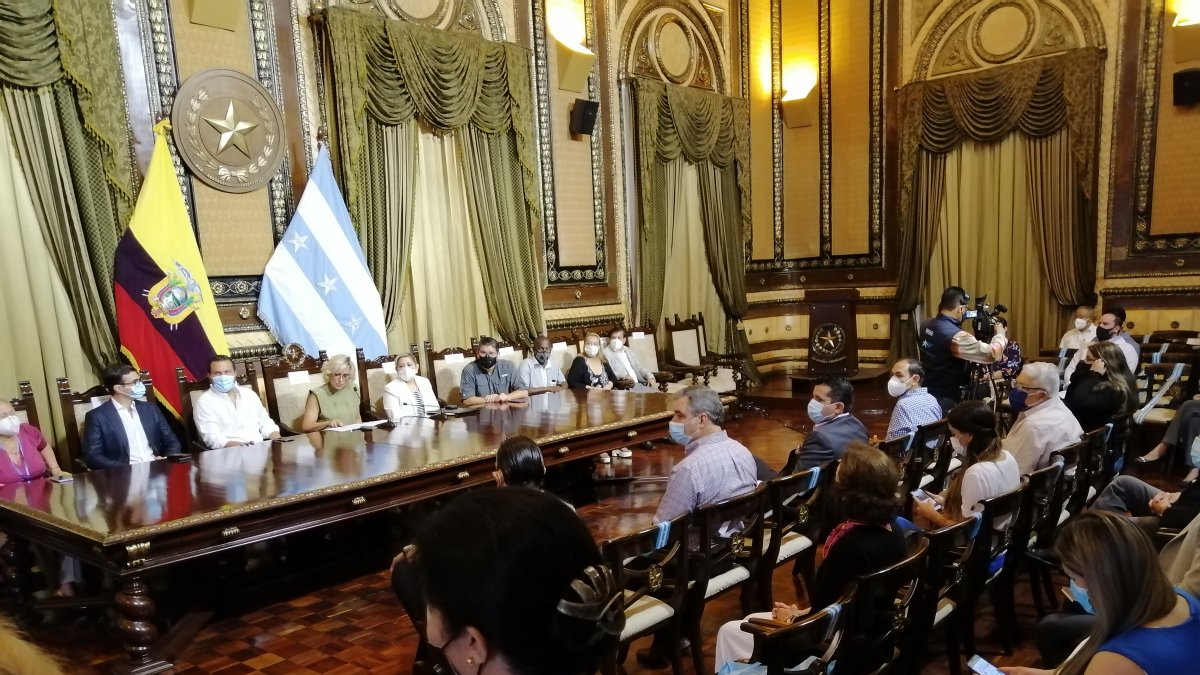 La rendición de cuentas de la alcaldesa se llevó a cabo en el Salón de la ciudad.