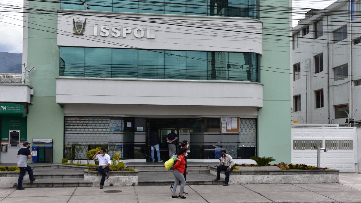 El Ministerio de Gobierno todavía investiga los detalles de las inversiones del Isspol.