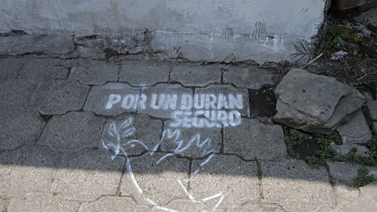 Con esta señal se llama a la paz en los lugares donde hubo muerte violenta.