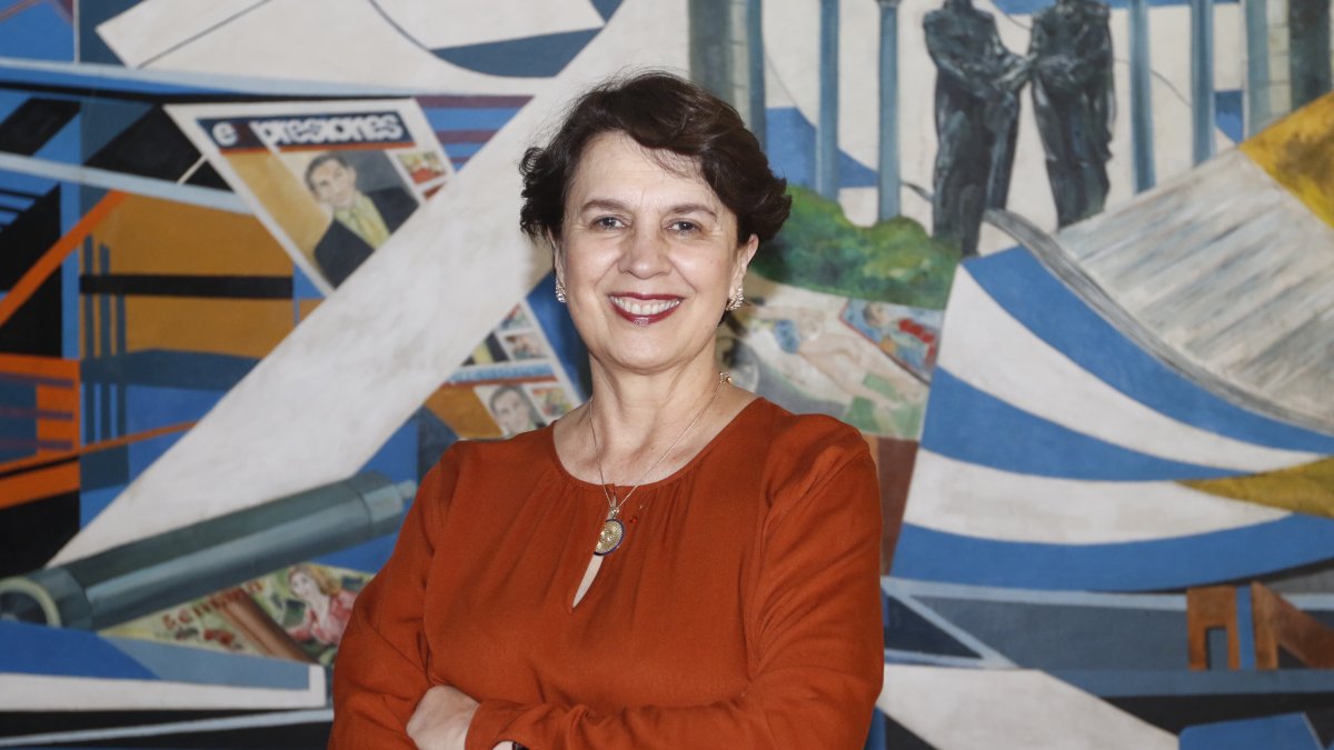 Rosalía Arteaga se considera una lectora compulsiva y comprometida con el mundo.