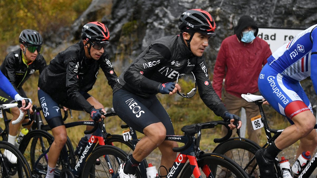 Richard Carapaz dio el golpe en la primera etapa de alta montaña y se adueñó del liderato de la Vuelta a España.