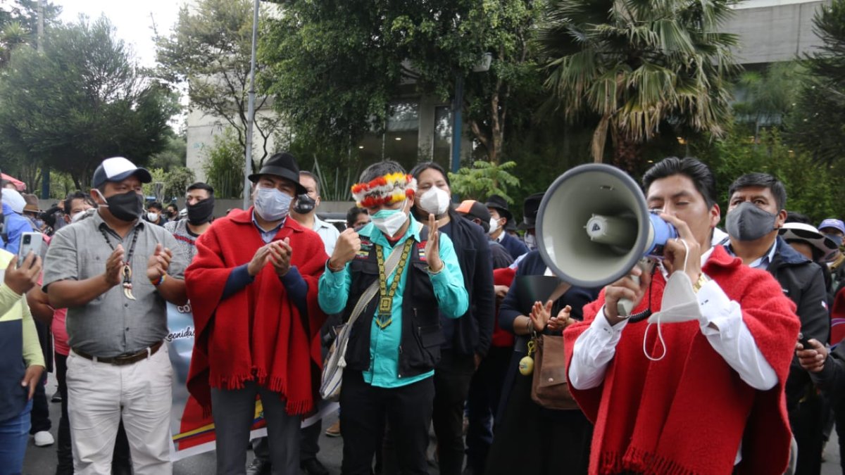 Apoyo. Un centenar de indígenas fue a respaldar a sus dirigentes.