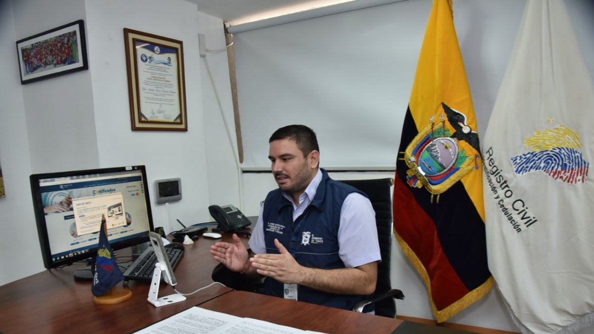 Andrés Fantoni Baldeón. coordinador Zonal 8, del Registro Civil.