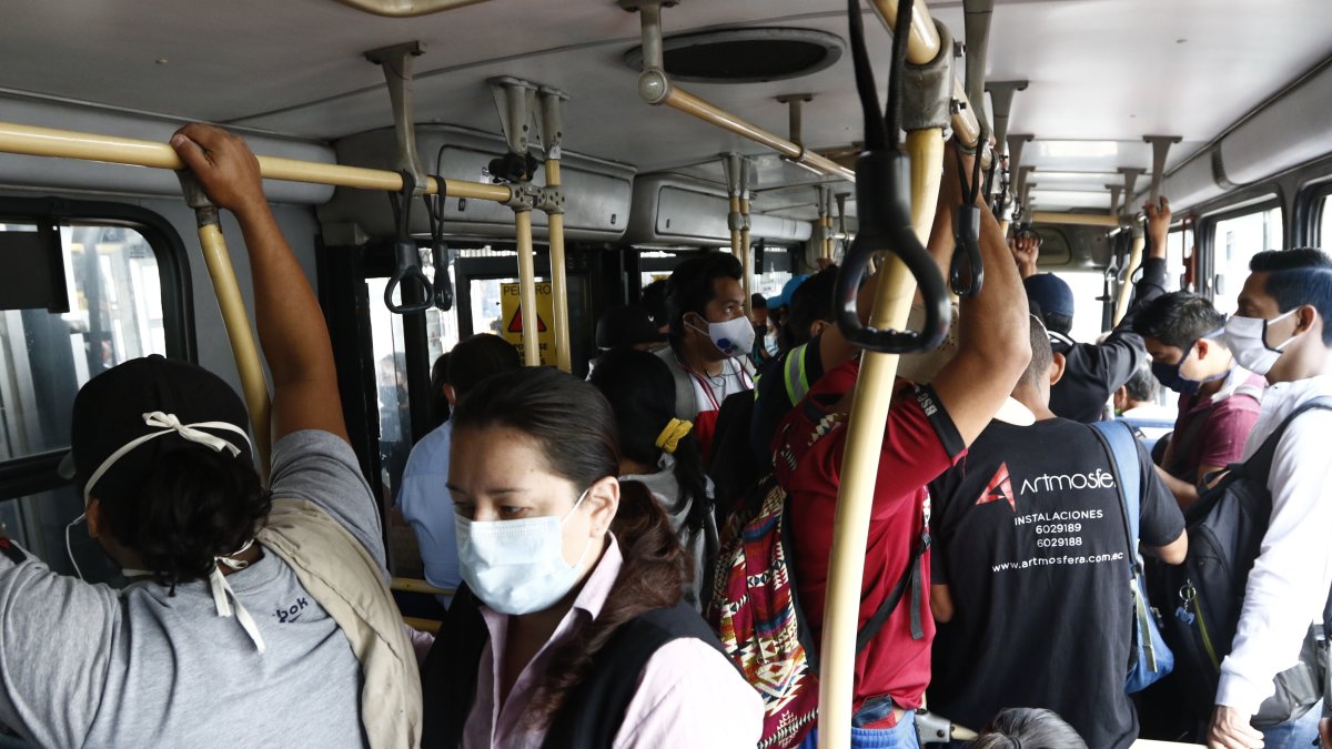 Aforos. En la metrovía ya no se controla el aforo ni el distanciamiento social.