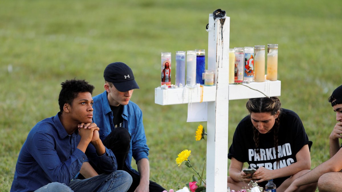 Compañeros de Joaquín y de las otras víctimas del tiroteo en la escuela de Parkland, en febrero de 2018