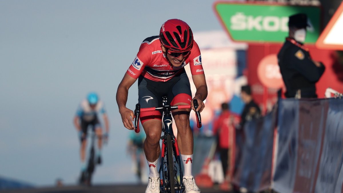 El carchense tuvo que batallar con Roglic para poder cruzar la etapa en segundo lugar este miércoles 28 de octubre.