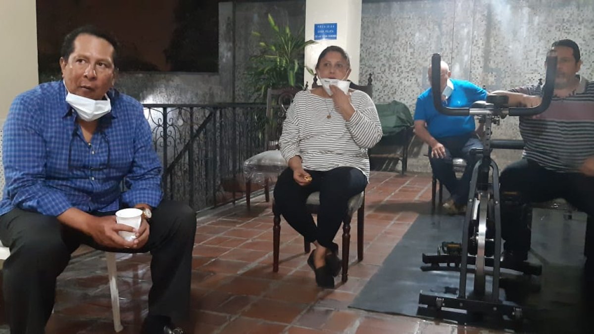 Cita. Representantes de tres sectores de Lomas de Urdesa participaron en el encuentro.