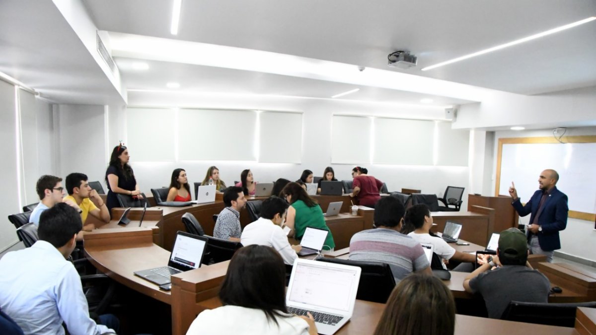 La Universidad de Especialidades Espíritu Santo recibió la venia del Cabildo de Samborondón para regresar a clases.