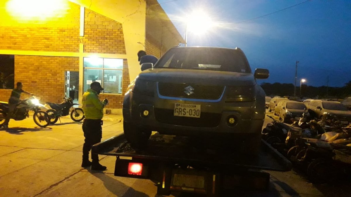 Uno de los carros que la Policía Nacional detuvo en un operativo en la madrugada del 1 de noviembre.
