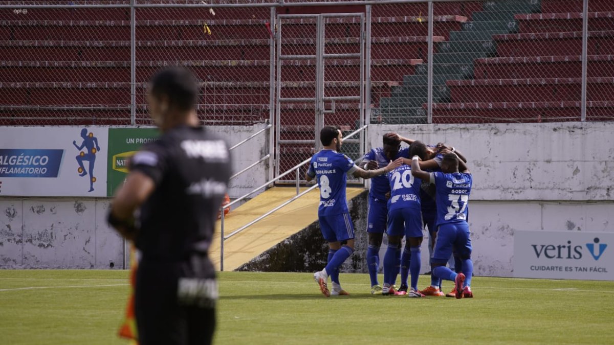 José Cevallos hizo el gol de Emelec en el estadio de Quito.