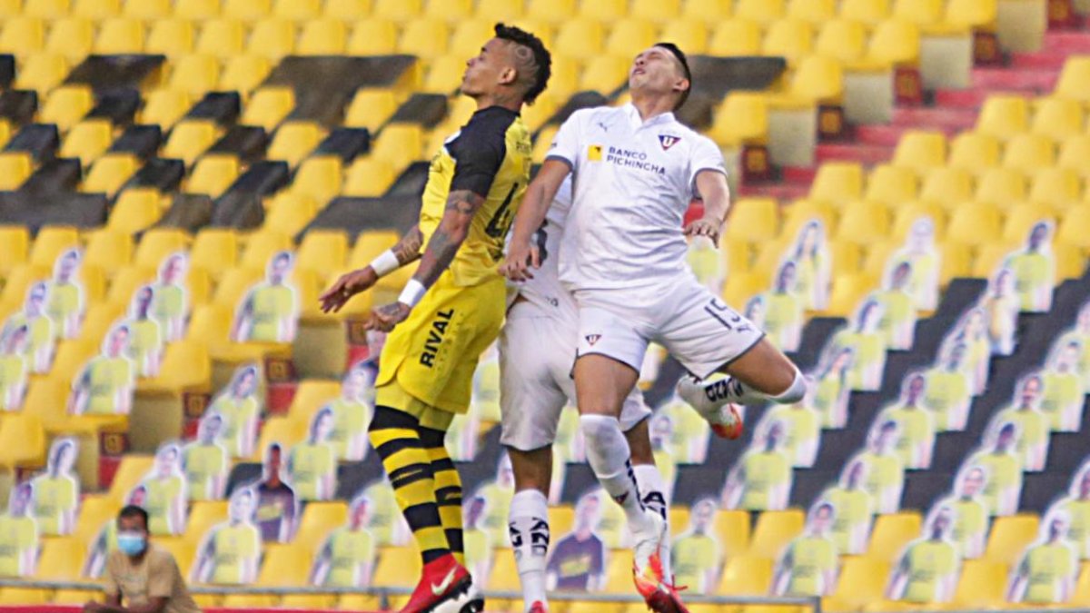 En los primeros 45 minutos, Barcelona gana a Liga de Quito 1-0.