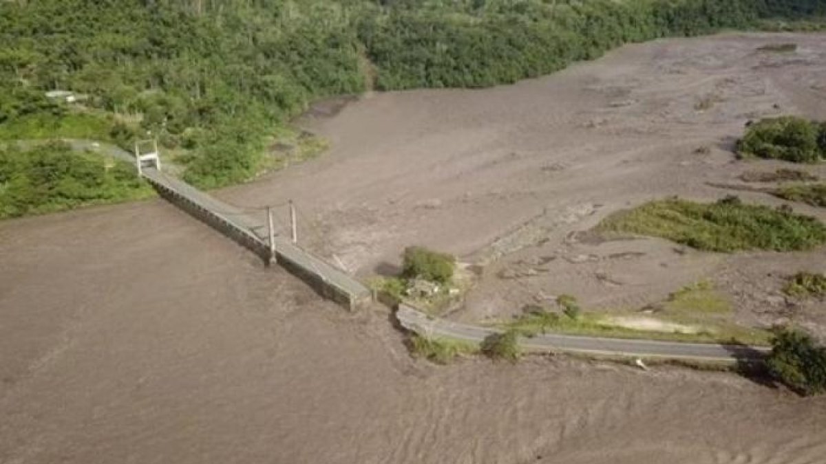 El desbordamiento del río Upano, en junio  de este año, causó la destrucción de la carretera Maca-Puyo y afectó a varias poblaciones en la Amazonía.