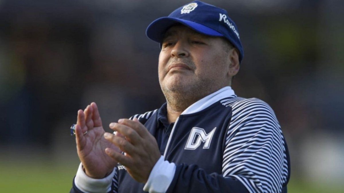 Maradona como DT de Gimnasia de La Plata, su último equipo al que dirigió.