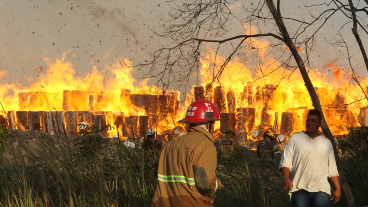 Los bomberos mencionan que el flagelo está en alarma 3.
