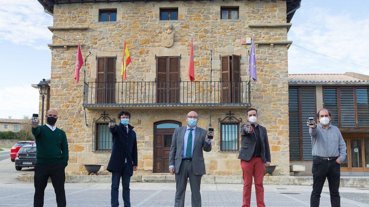 El trabajo se realiza gracias a la aplicación móvil HyfeApp, que se ejecuta en segundo plano en el teléfono móvil y registra sonidos compatibles con episodios de tos.