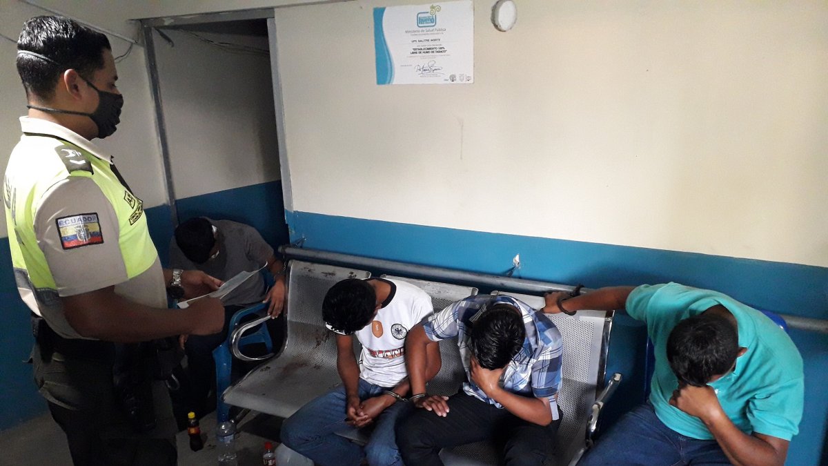 Tres de los detenidos pertenecen a la misma familia. El restante es un menor de edad.