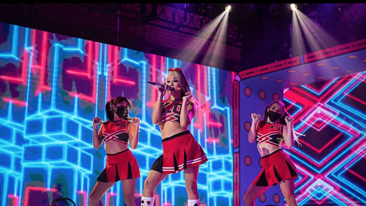 Danna Paola tiene 25 años.