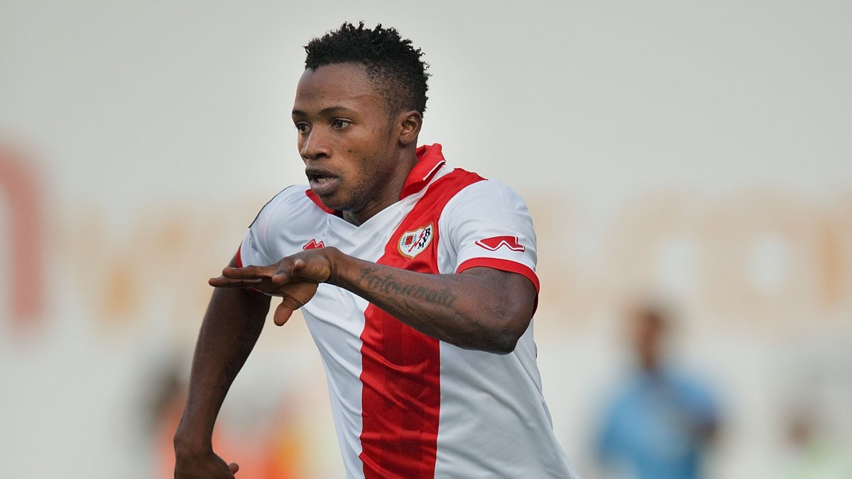 Lass Bangoura, delantero africano que llegará al Bombillo, ha ido de más a menos en su carrera.