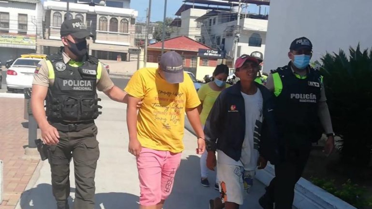 Los tres sospechosos fueron llevados a audiencia de formulación de cargos en la unidad judicial Valdivia.