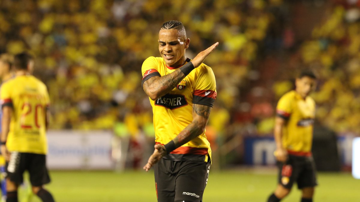 La salida de Jonathan Álvez aliviará un poco la carga salarial de Barcelona. El uruguayo tenía uno de los sueldos más altos