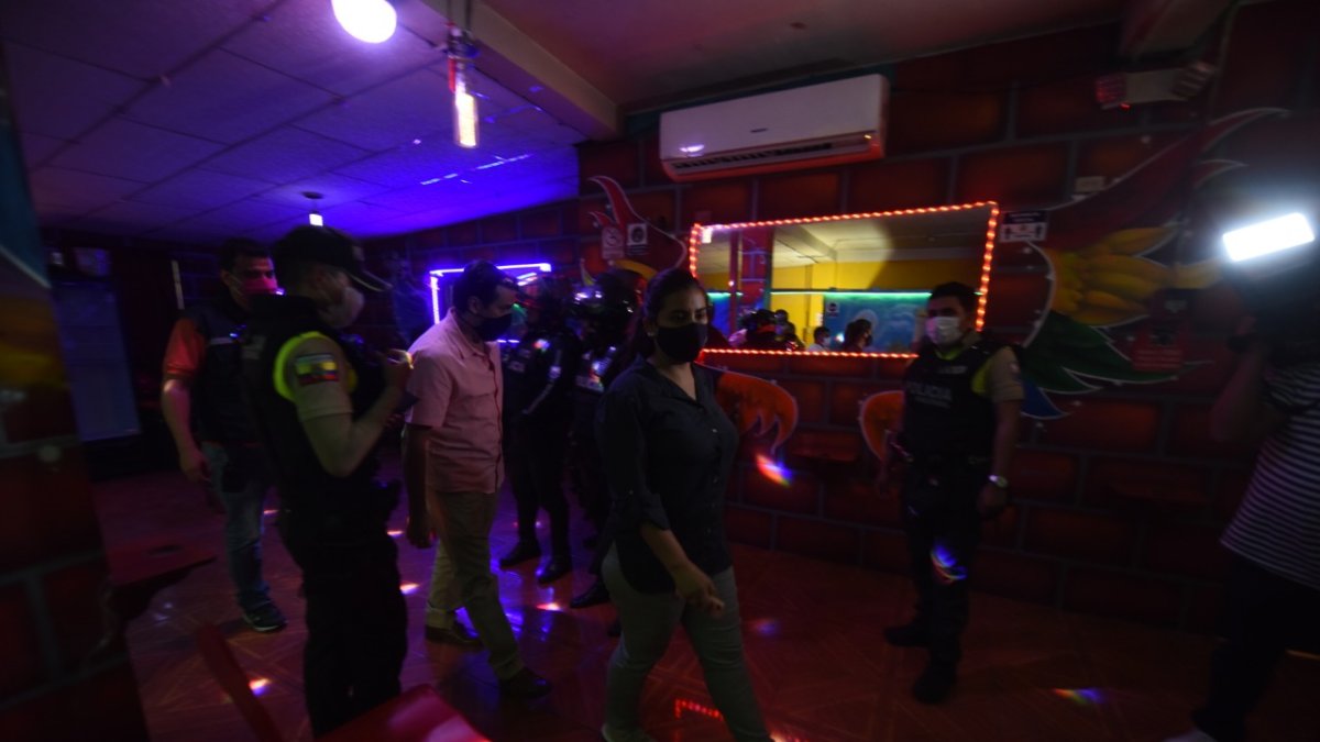 Operativos. La noche del viernes se realizaron inspecciones a locales.