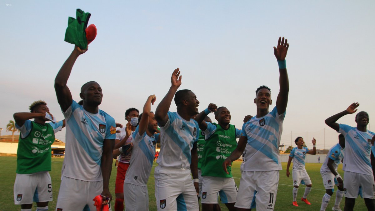 Aunque el ascenso les trajo una gran alegría a los jugadores del 9 de Octubre, estos han tratado de quedar al margen de la situación polémica de su expresidente.