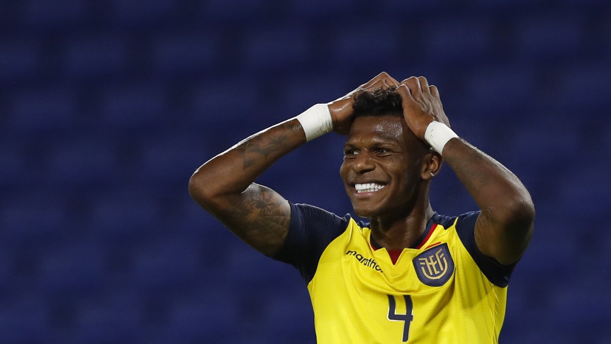 Robert Arboleda, defensa de la Tricolor, será titular hoy frente al combinado boliviano.