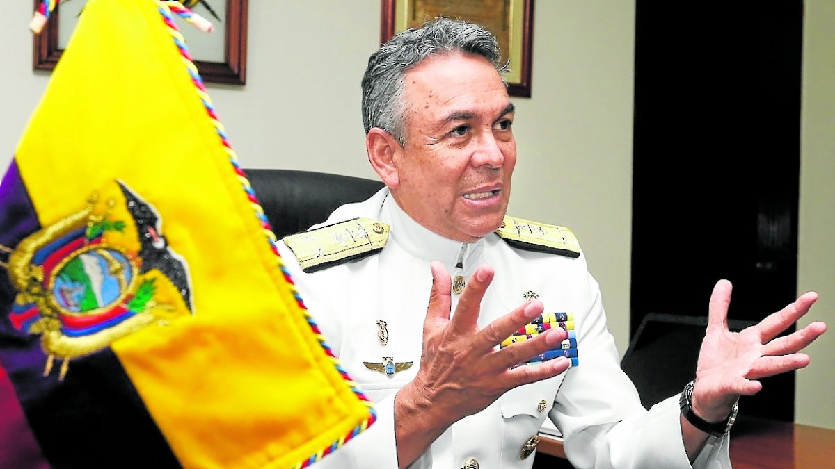 Quiteño, de 59 años. Es el comandante general de la Armada del Ecuador desde diciembre de 2018.