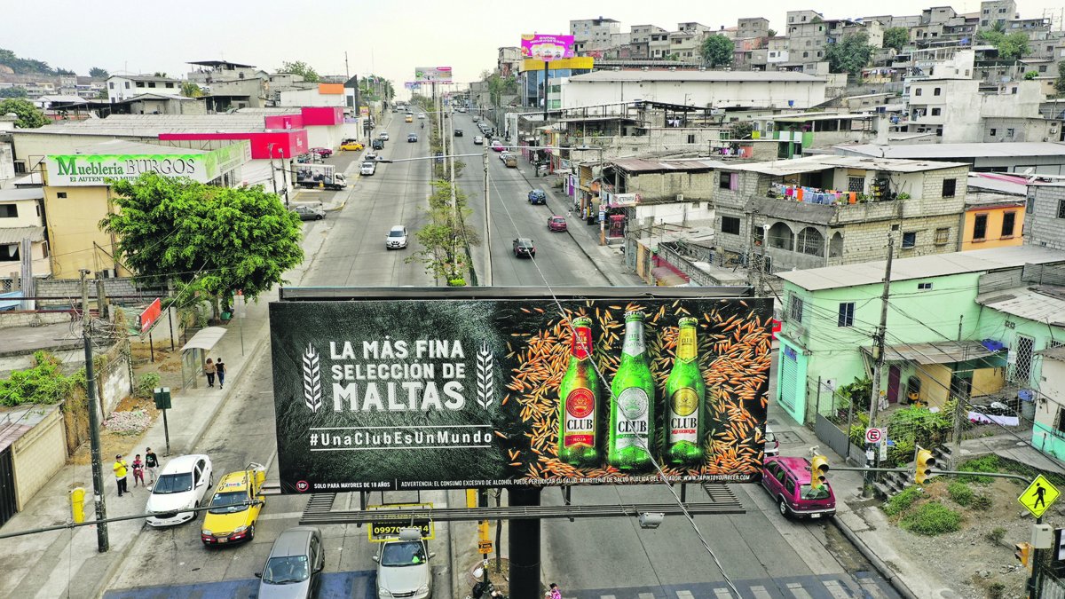 Un cartel ubicado en la avenida Las Aguas.