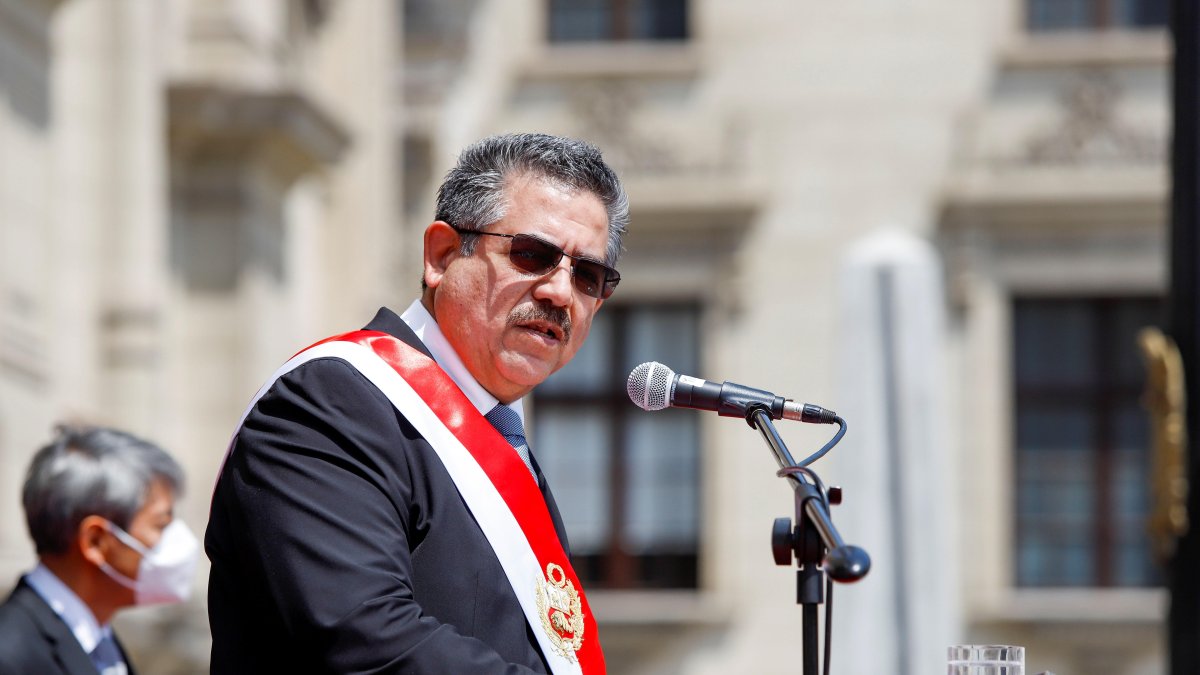 La Junta de Portavoces del Parlamento se reunió horas antes el domingo para evaluar la inminente renuncia de Merino.