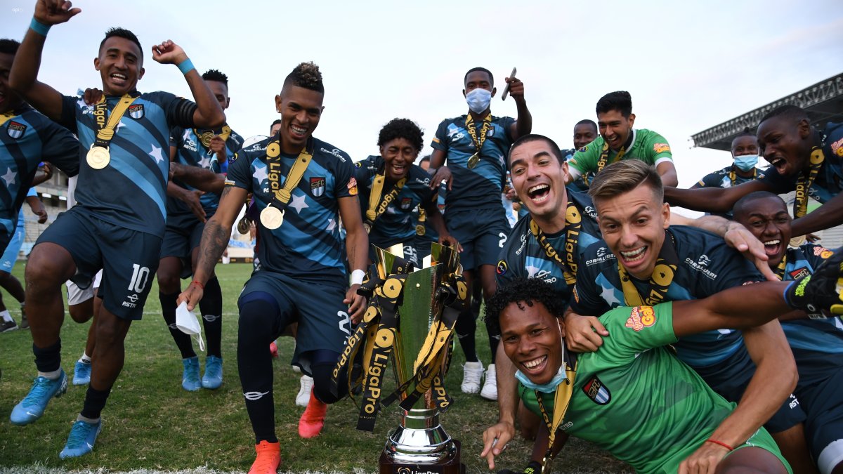 El cuadro del 9 de Octubre jugará en la Serie A del fútbol local tras 26 años.