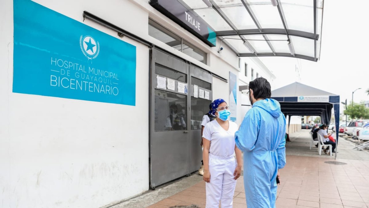 Situación. En el hospital municipal bicentenario se atienden casos leves y moderados por COVID-19. 