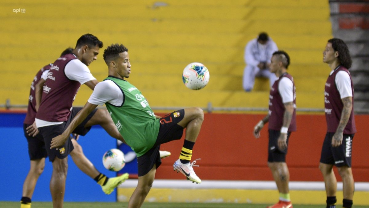 El cuadro torero todavía no define la plantilla definitiva para la nueva temporada. Llegaron ofertas por algunos jugadores