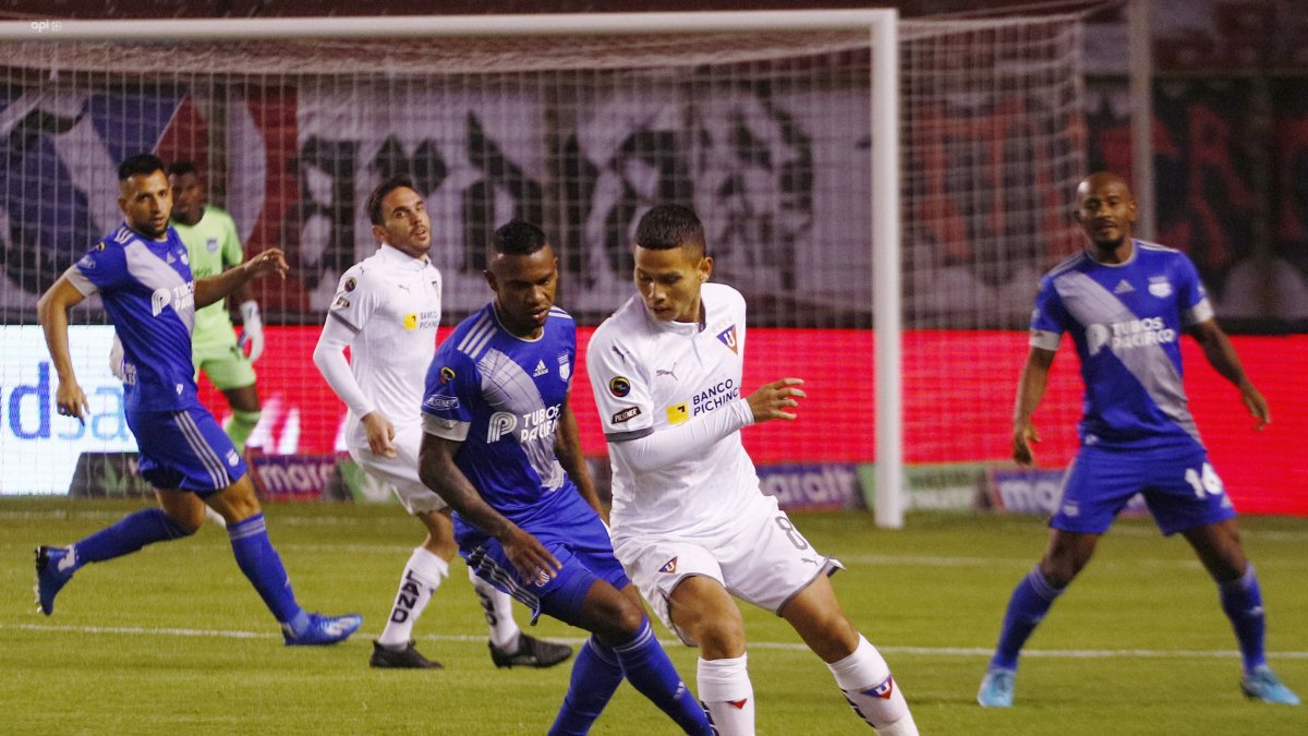 Los jugadores de Emelec lucieron muy aplicados ante Liga de Quito, incluso jugando gran parte del partido en inferioridad numérica.