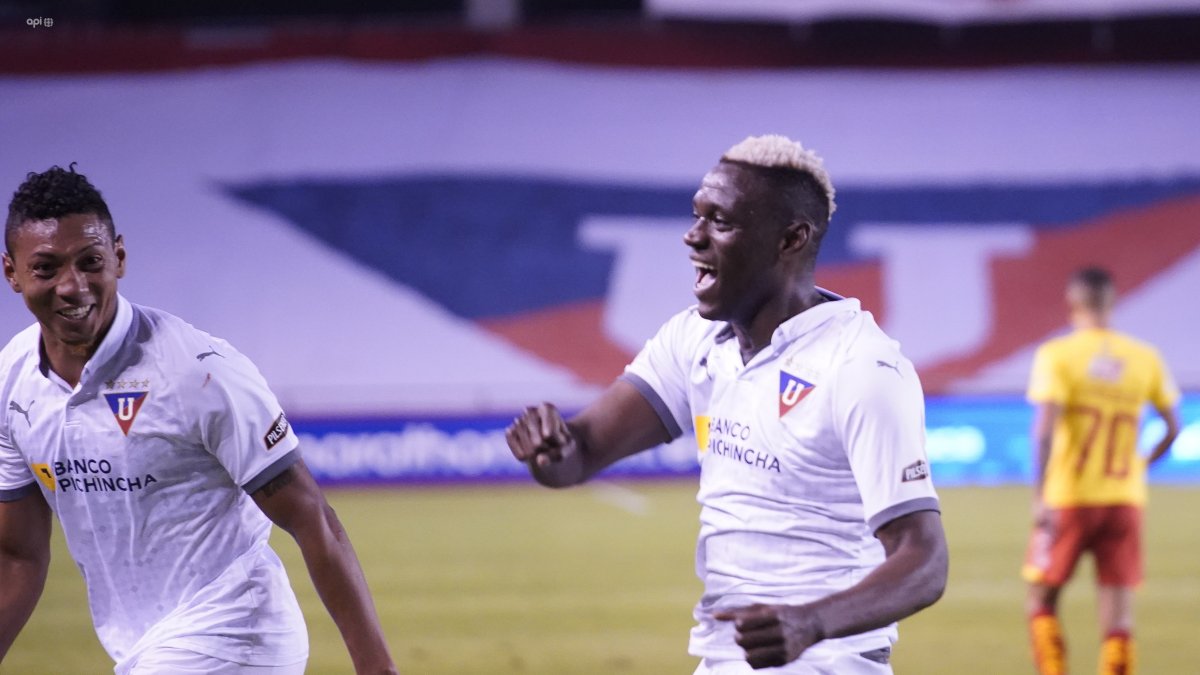 El ariete cafetero Cristhian Martínez Borja destaca por su efectividad ante la red.