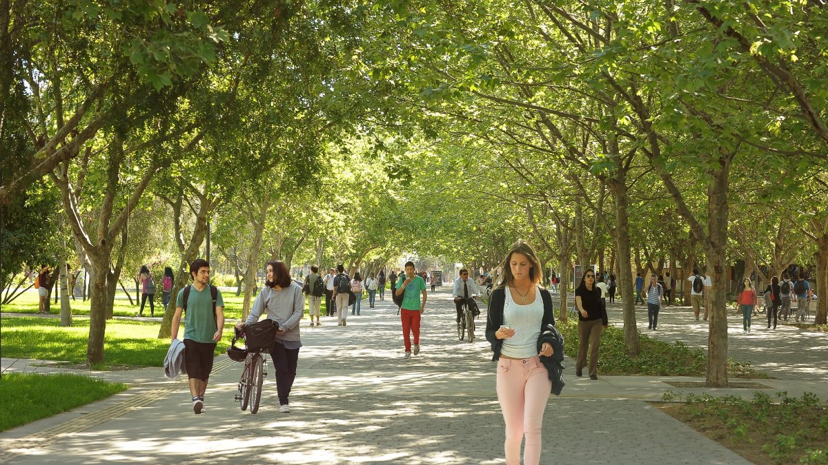 Imagen del campus San Joaquín, de la Pontificia Universidad Católica de Chile, considerada la mejor de América Latina.
