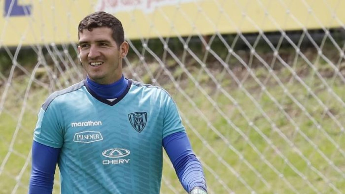 Jorge Pinos está en medio de un conflicto legal por su transferencia.