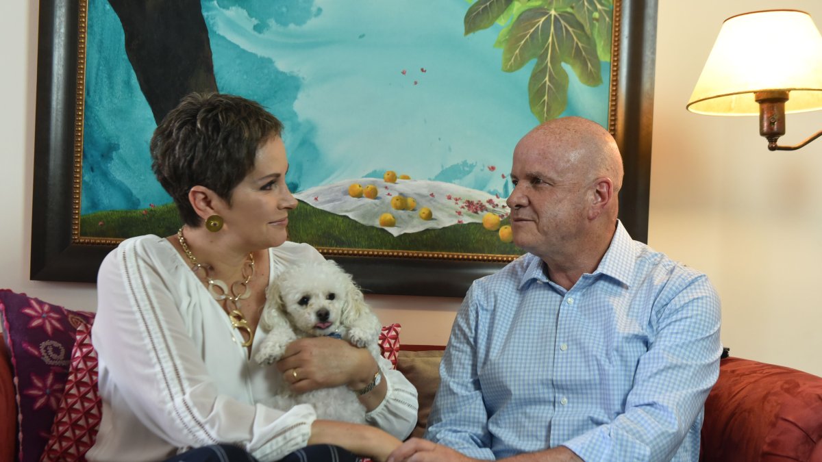 El candidato a la Vicepresidencia de la República por CREO asegura que de su esposa, Lucía Pazmiño, ha aprendido el carácter alegre y siempre positivo.