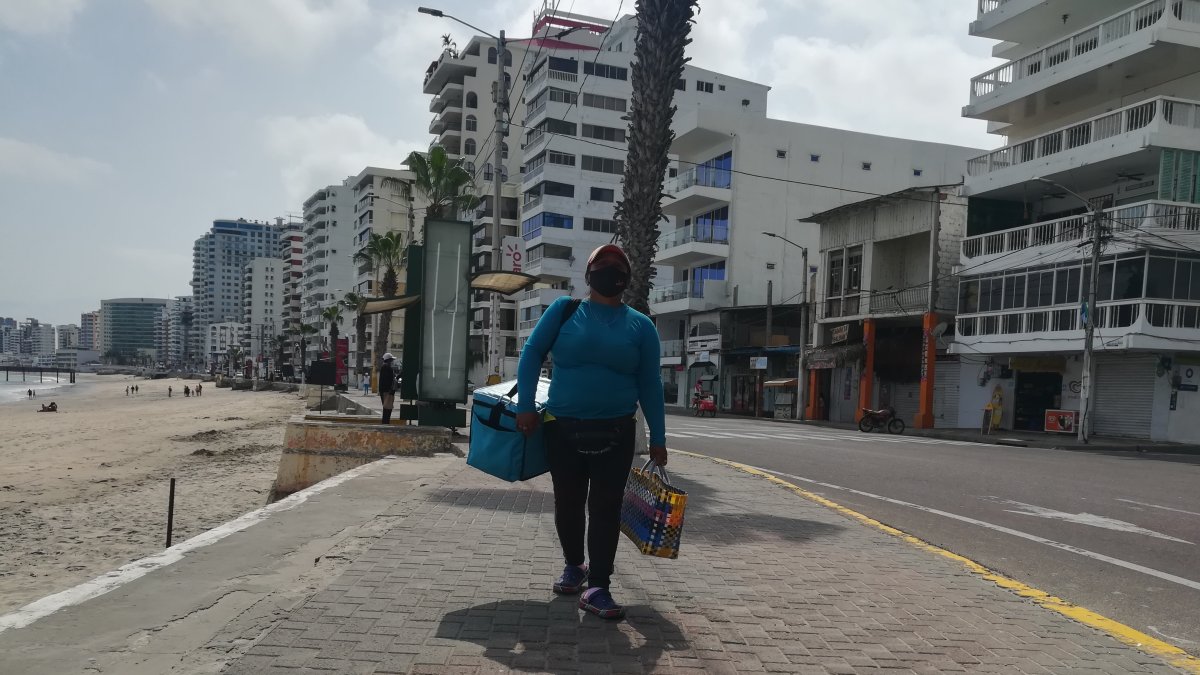 Turismo. Los comerciantes piden que se considere abrir las playas para los negocios intenten levantarse.