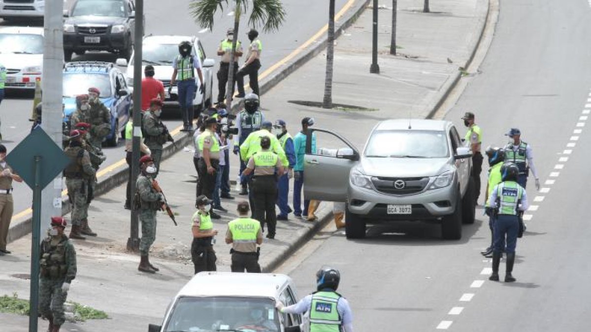 Uno de los operativos que la Policía Nacional, ATM y Fuerzas Armadas realiza en las vías.