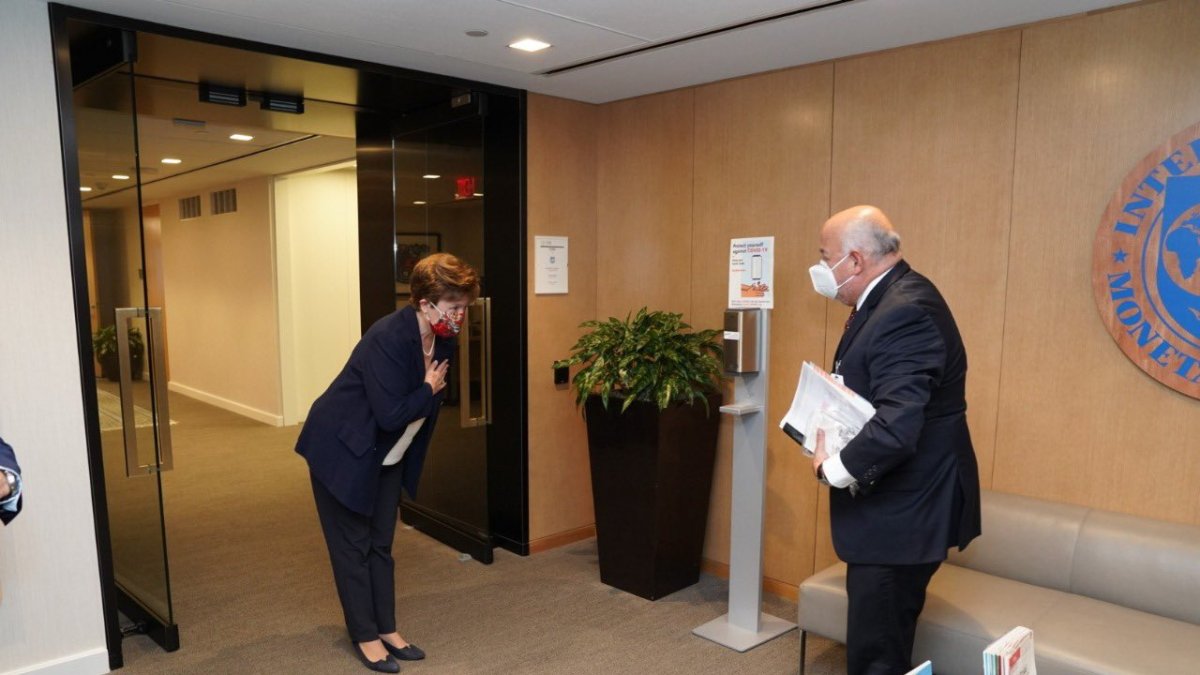 Kristalina Georgieva, directora del FMI, recibió al ministro de Economía y Finanzas, Mauricio Pozo, el mes pasado, en Washington.